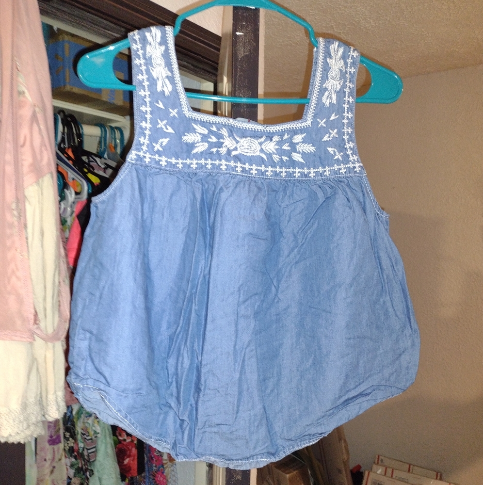 Embroidered top - Picture 2 of 7